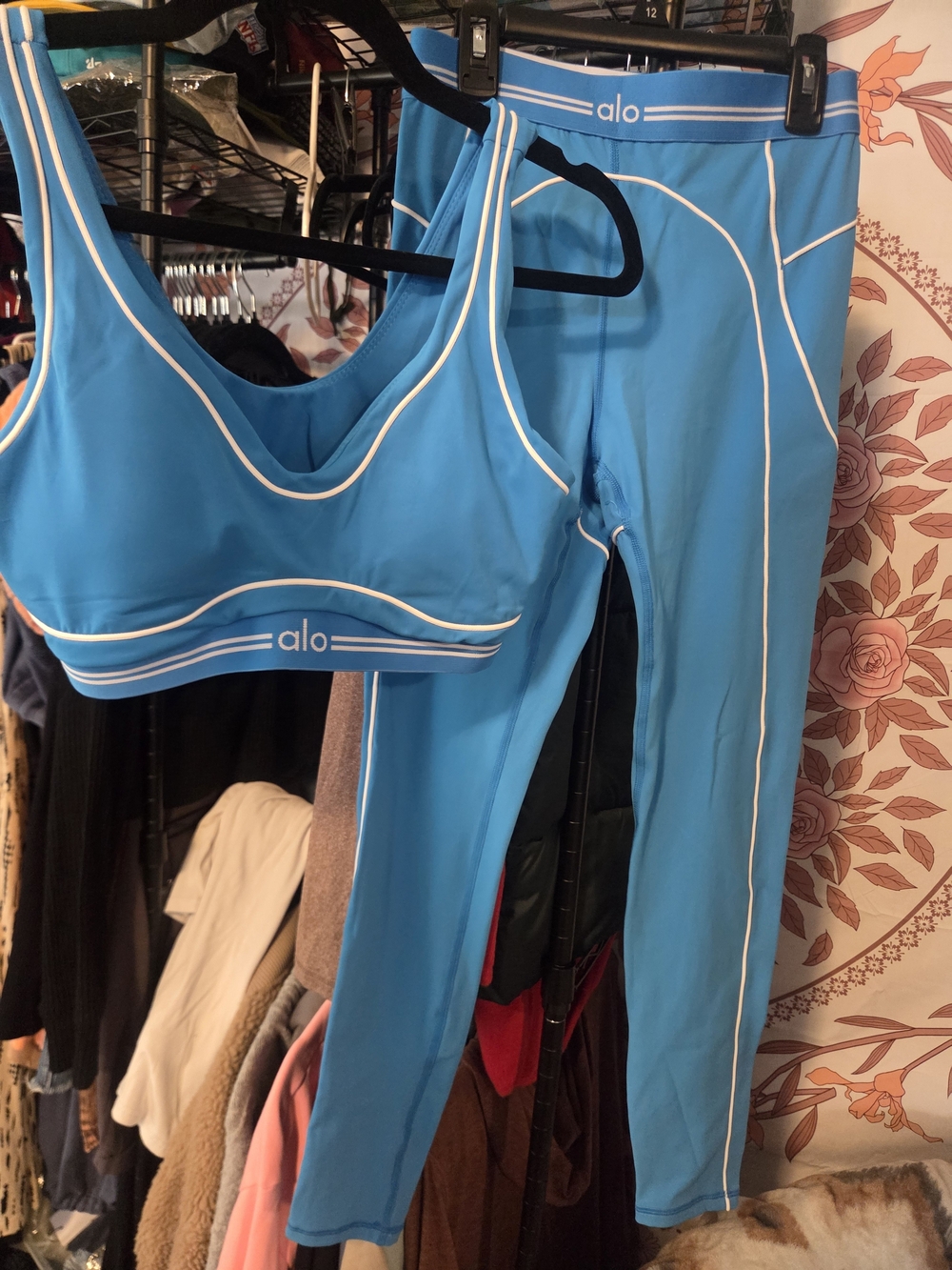ALO YOGA Azure Blue White Airbrush Heart Throb Set Bra & Leggings M Medium
